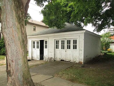 Parking Lot/Garage. Garage