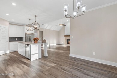 14-web-or-mls-266 Lakeview Dr-04914