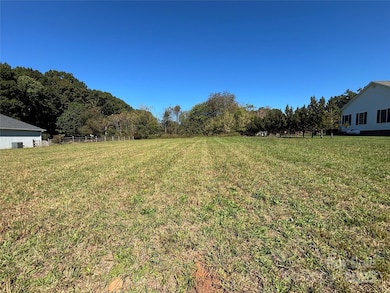 127 Donsdale Dr, Statesville, NC 28625 - photo 2