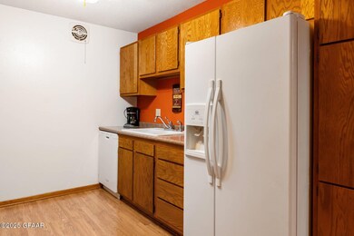 1707 21st Ave S unit 211, Grand Forks, ND 58201 - photo 7