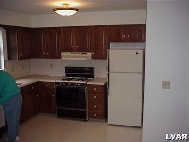 307 S 12th St unit 313, Emmaus, PA 18049 - photo 2