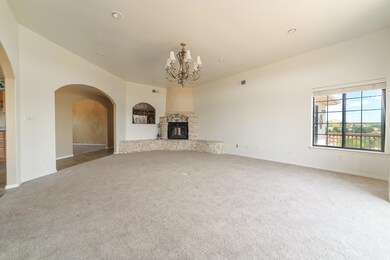 INSIDE-430-Cerillos-Dr-8