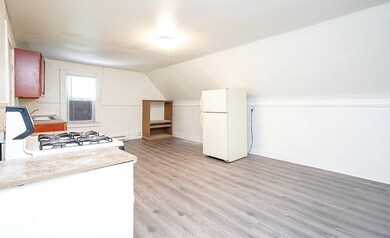 39-41 E Hooker St, Springfield, MA 01107 - photo 3