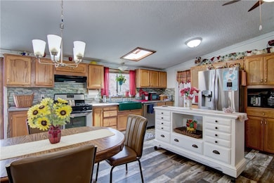 Floatable kitchen island could stay if a buyer wis