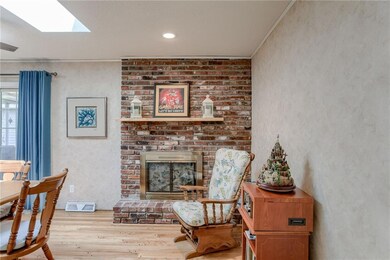 6831 Larsen Ln, Shawnee, KS 66203 - photo 7