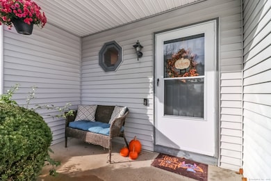 565 Clark Ave unit 18, Bristol, CT 06010 - photo 3