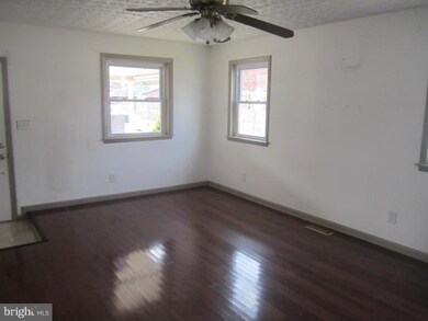 800 Platinum Ave, Essex, MD 21221 - photo 4