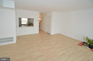8416 Forrester Blvd unit 577, Springfield, VA 22152 - photo 3
