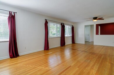 1624 Barrington Rd, Columbus, OH 43221 - photo 6