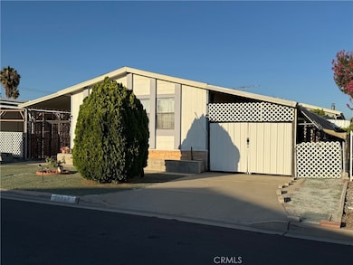 26090 Ivory Palm Dr, Homeland, CA 92548 - photo 3