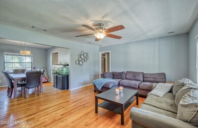 6211 Sage Dr, Jacksonville, FL 32210 - photo 2