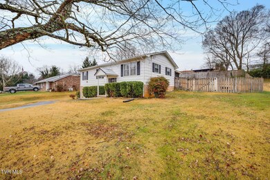 3200 Buckingham Dr, Johnson City, TN 37604 - photo 4