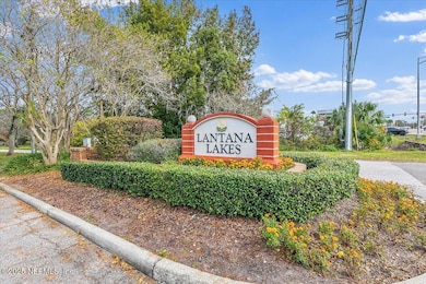 24-Lantana Lakes Communty