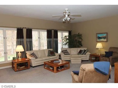 Den/Family/Great Room - Spacious Family Room with 