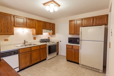 2610 Northampton Dr unit B1, Rolling Meadows, IL 60008 - photo 4
