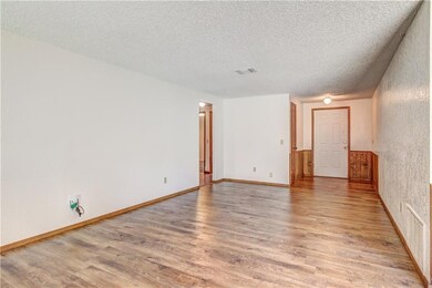 1109 Lapwing Rd, Edmond, OK 73003 - photo 6