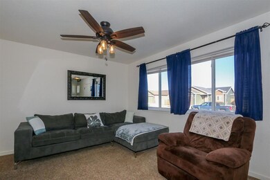 798 Fossil Butte St unit Pontiac, Mills, WY 82644 - photo 3