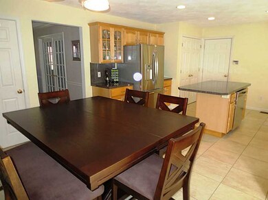 35 Peveril Rd, Cranston, RI 02921 - photo 4