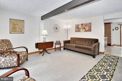 8114 Parkdale Ct, Springfield, VA 22153 - photo 2