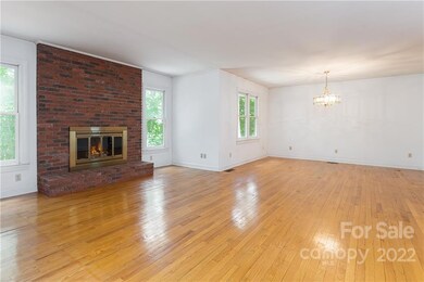 85 Charlyn Dr, Asheville, NC 28803 - photo 4