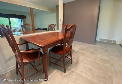 1853 Burrwood Cir, East Lansing, MI 48823 - photo 7