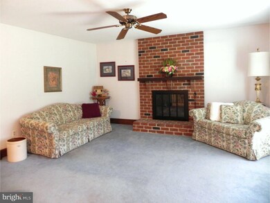 302 Green Cir, Exton, PA 19341 - photo 3