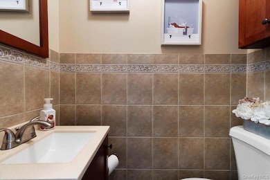 1012 Vincent Ave, Bronx, NY 10465 - photo 7