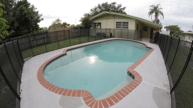 1010 Tennessee Ave, Fort Pierce, FL 34950 - photo 3