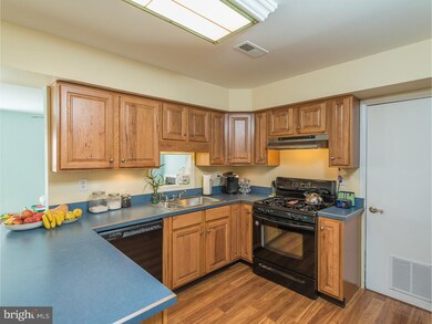 114 Downing Ct, Mount Laurel, NJ 08054 - photo 6