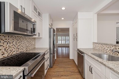 10718 Brewer House Rd, Rockville, MD 20852 - photo 5