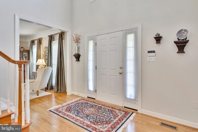 16517 Harbour Town Dr, Silver Spring, MD 20905 - photo 3