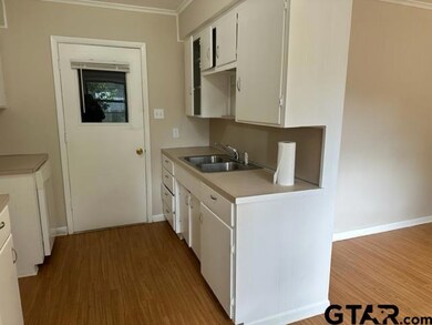 2817 Anita Ln, Tyler, TX 75701 - photo 6