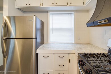 5927 Coulson Ct, Lansing, MI 48911 - photo 4