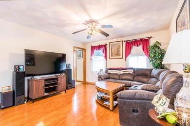 179 Mcmahon St, Fall River, MA 02721 - photo 4