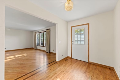 62 E Fox Hill Dr unit 2, Buffalo Grove, IL 60089 - photo 3