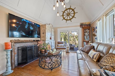 565 NE Marion Rd, Mayo, FL 32066 - photo 4