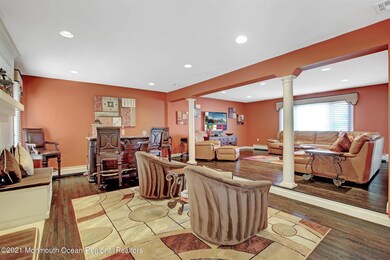 10-Living Room