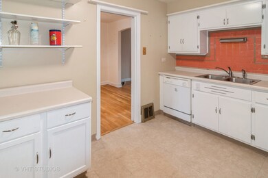 1347 Portsmouth Ave, Westchester, IL 60154 - photo 7