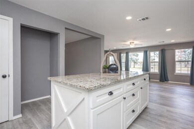 1406 S Grand Ave, Gainesville, TX 76240 - photo 5