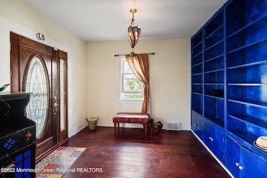 47WWestside-foyer