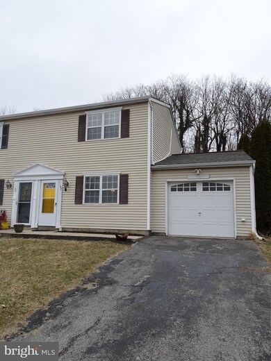 1107 Cloverton Dr, Columbia, PA 17512 - photo 2