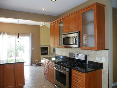 1059 Viewpoint Dr, Lake In the Hills, IL 60156 - photo 2