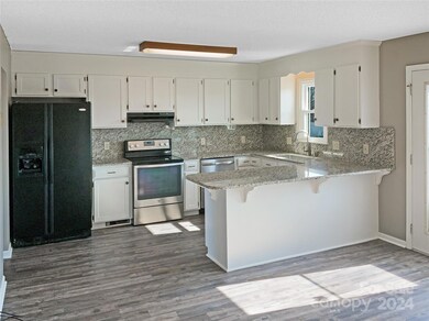 108 Caribou Dr, Statesville, NC 28625 - photo 5