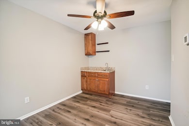 2473 Vineyard Ln, Crofton, MD 21114 - photo 4