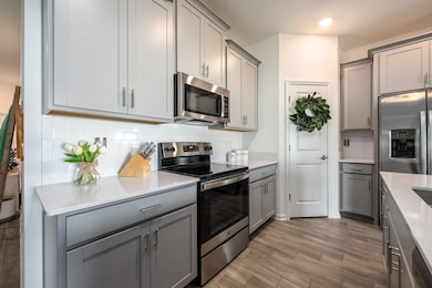 6936 Dilly Lake Ave, Groveland, FL 34736 - photo 5