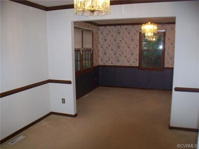 Breakfast Nook. Carpet. Cable outlet. Direct entry