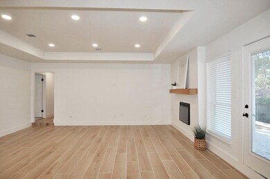 2915 Spring Oaks Ct, Bedford, TX 76021 - photo 4