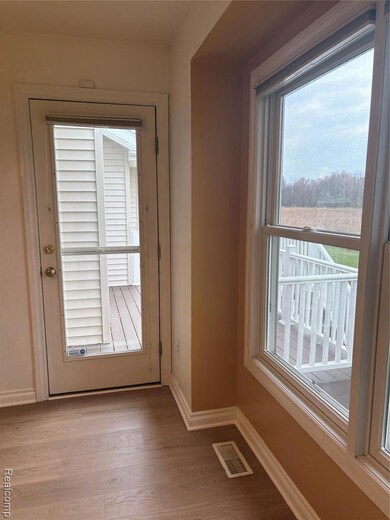 1167 Creekside Ct unit 28, Burton, MI 48509 - photo 3