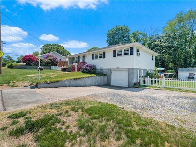 211 Getchell Ave, Woonsocket, RI 02895 - photo 3