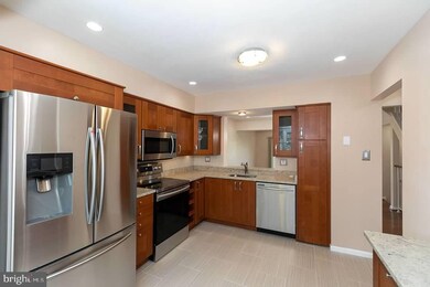 3906 Angelton Ct, Burtonsville, MD 20866 - photo 6